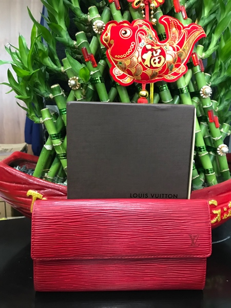 VÍ Dài LV Vân Đỏ+