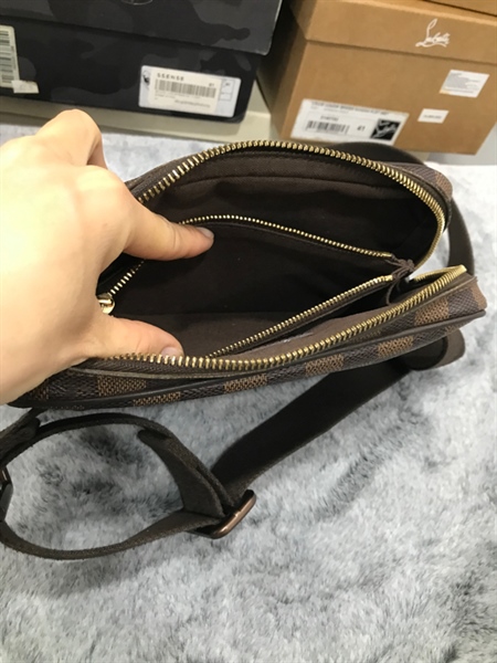 Túi LV đeo chéo