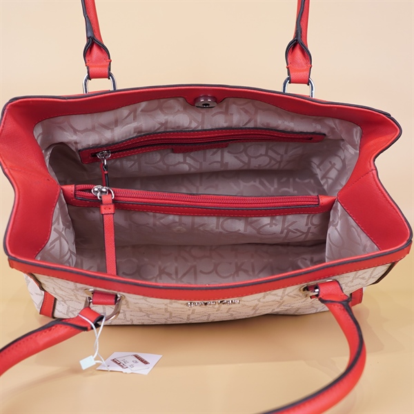 Túi CK Trắng Sữa Viền Đỏ KG+