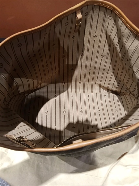 Túi LV Tote hoa nâu KG+