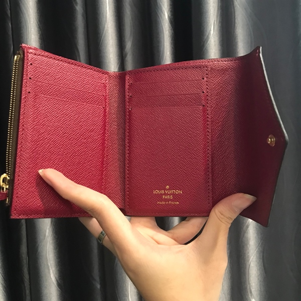 Ví LV +