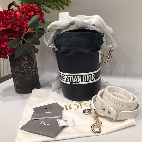 Túi Dior tròn đen KG+