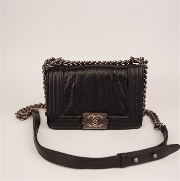 Túi Chanel Boy đen da trăn size 20cm++