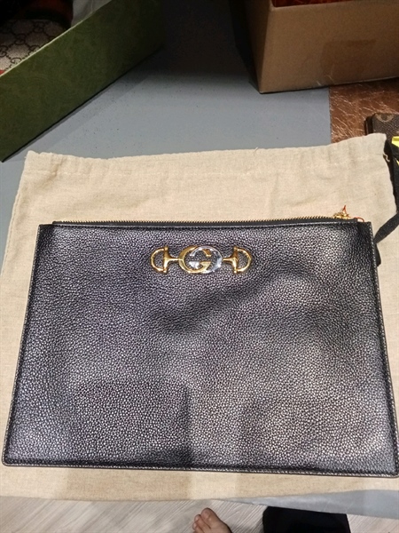 Túi GG đen logo vàng KG+