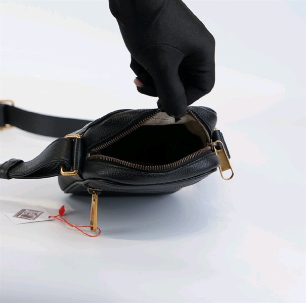 Túi GG đeo chéo màu đen in chữ KG+