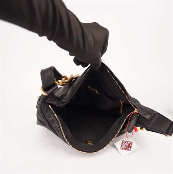 Túi Chanel đen da mềm xích lớn vàng ++