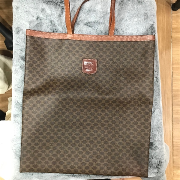 Túi Tote Celine màu nâu đậm KG+