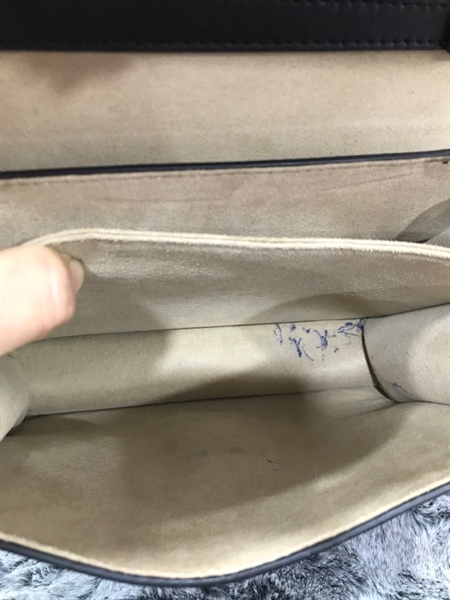 Túi Fendi Đen 19cm KG+