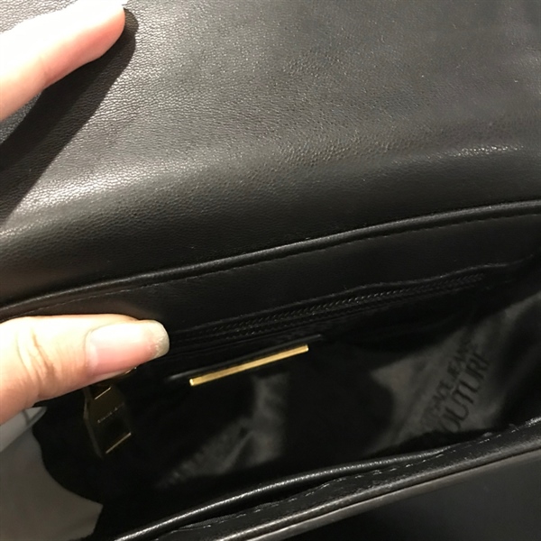 Túi Versace đen KG+