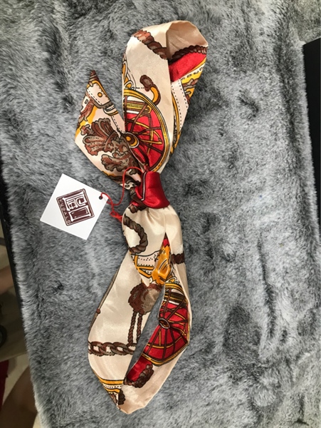 Khăn Hermes Họa Tiết+