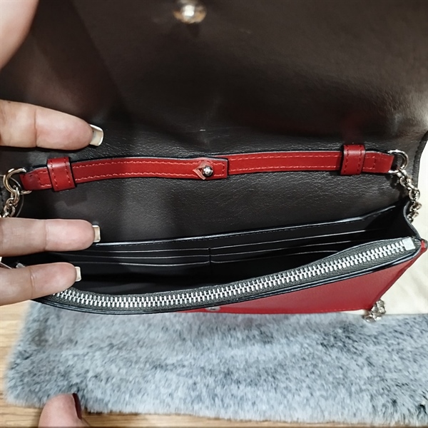 Túi cầm tay Loewe đỏ sọc nâu KG+