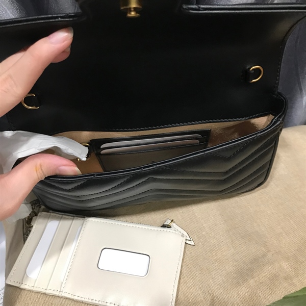 Túi GG đen kèm charm +