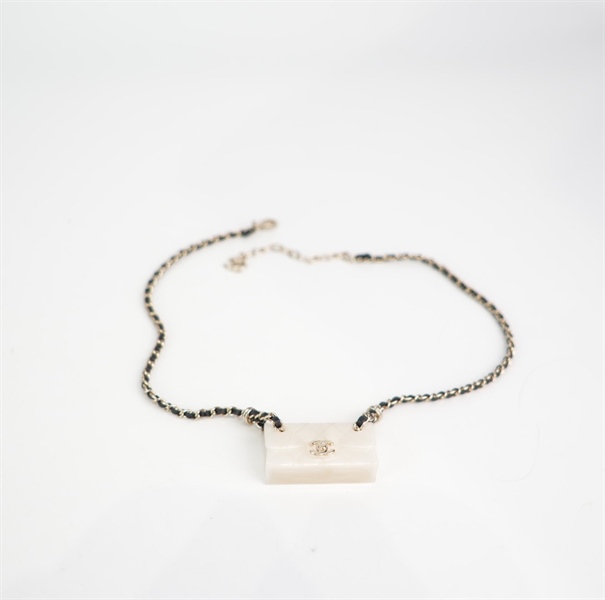 Dây chuyền Chanel da xích mặt túi trắng KG+