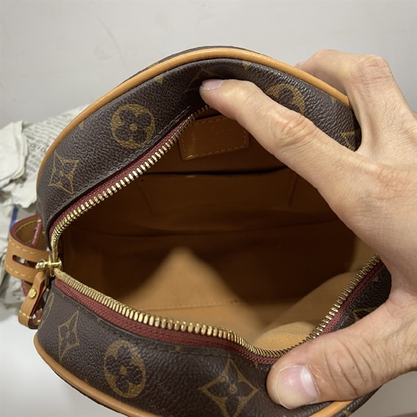 Túi LV Bầu Có CHarm+