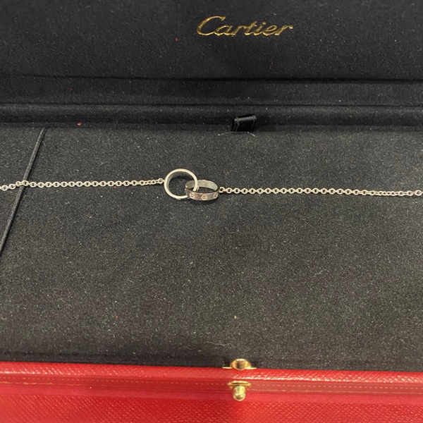 Vòng tay Cartier trắng