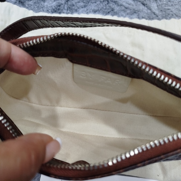 Túi kẹp nách By far da rắn nâu KG+