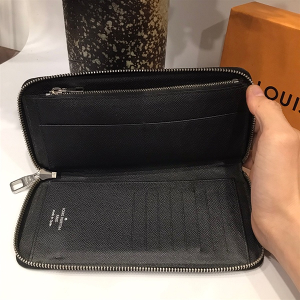 Ví LV zippy ô đen +