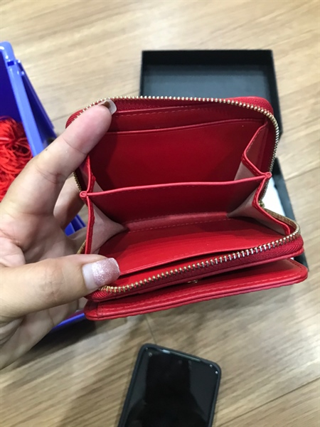 Ví MCM đỏ hình mặt chuột