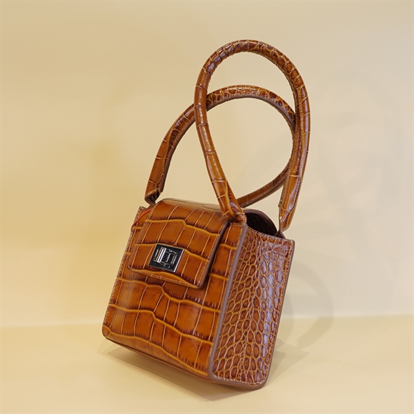 Túi xách By Far da nâu KG+