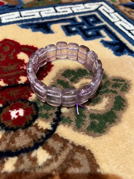 Vòng tay viên vuông thạch anh tím trong +