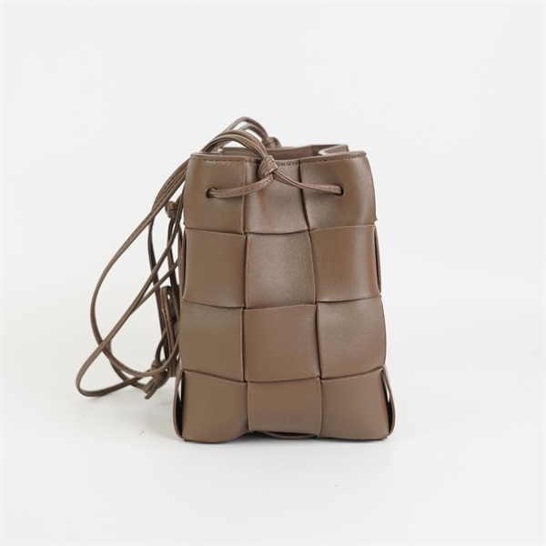 Túi Bottega đan chéo màu nâu KG+