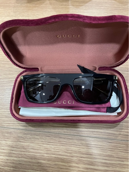 Kính Gucci đen gọng Kim loại KG+