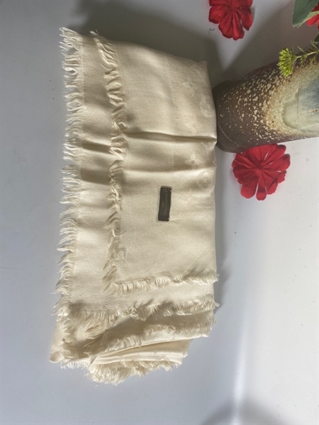 Khăn LV 137x137 KG+