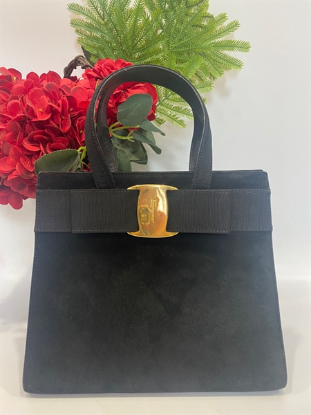 Túi Ferragamo đen KG+