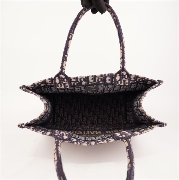 Túi Dior tote màu xám trắng KG+