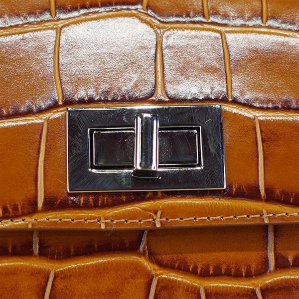 Túi xách By Far da nâu KG+