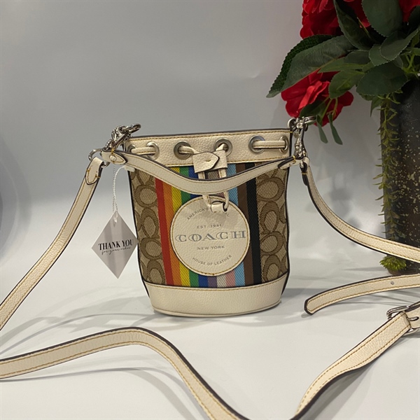 Túi Coach cầu vồng KG