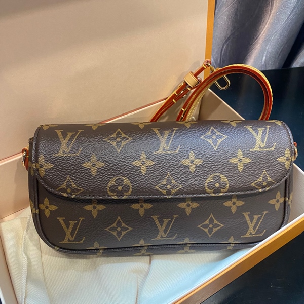 Túi LV Ivy Wallet Chain Bag +