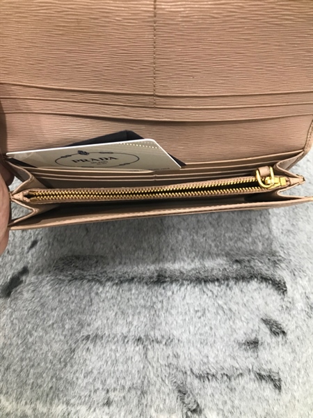 Ví Prada Màu Nude+