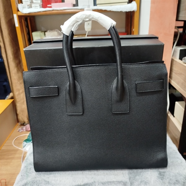 Túi xách YSL đen kèm chìa ổ KG+