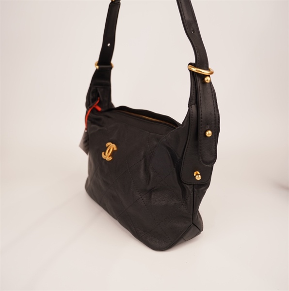 Túi Chanel đen da mềm xích lớn vàng ++