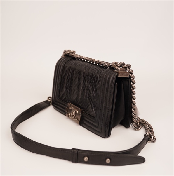 Túi Chanel Boy đen da trăn size 20cm++