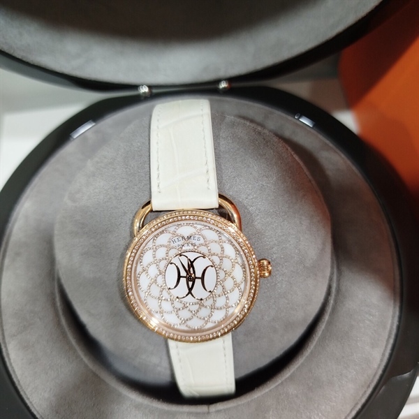 Đồng Hồ Hermes Quai Trắng KG+