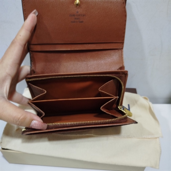 Ví LV Hoa Nâu Nút Bấm+