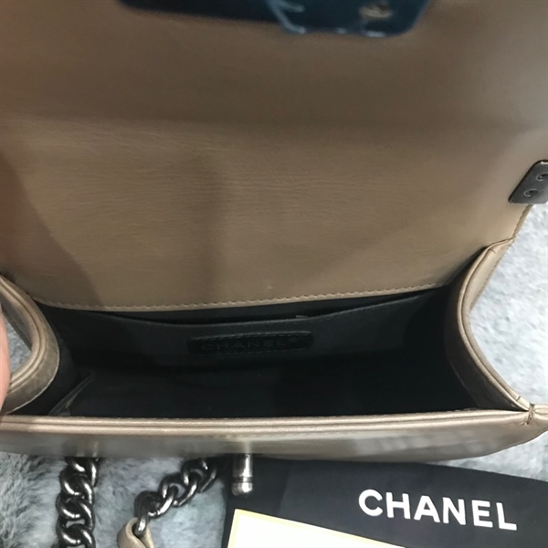 Túi Chanel Boy nâu xám size 20cm KG+