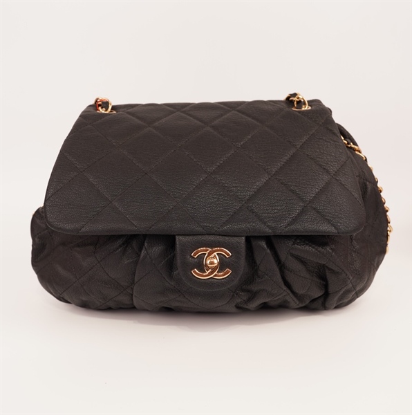 Túi Chanel bầu dục viền xích vàng++