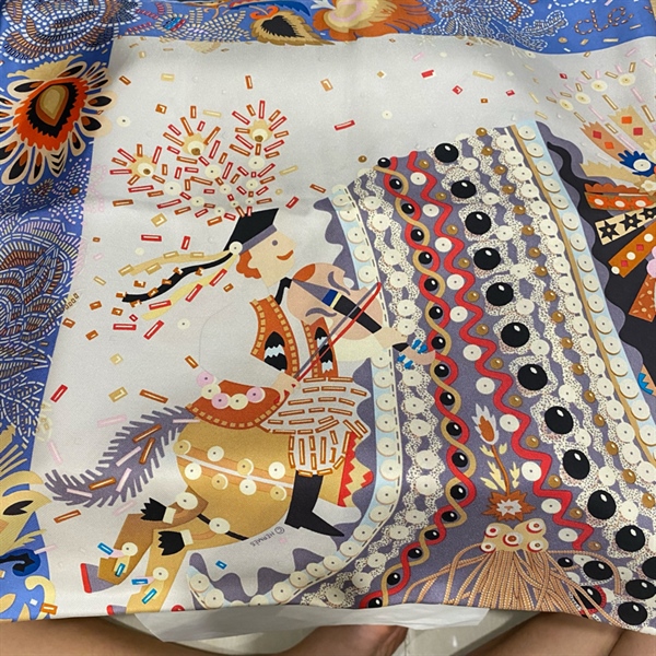 Khăn lụa Hermes +