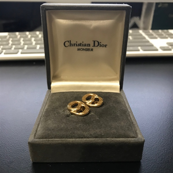 Bông tai Dior Monsieur KG+