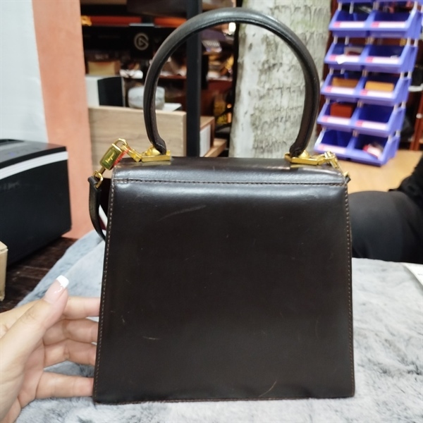 Túi xách Salvatove khóa chữ nhật -tròn vàng KG+