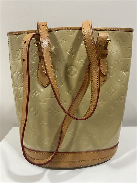 Túi LV Đứng Màu Be KG+