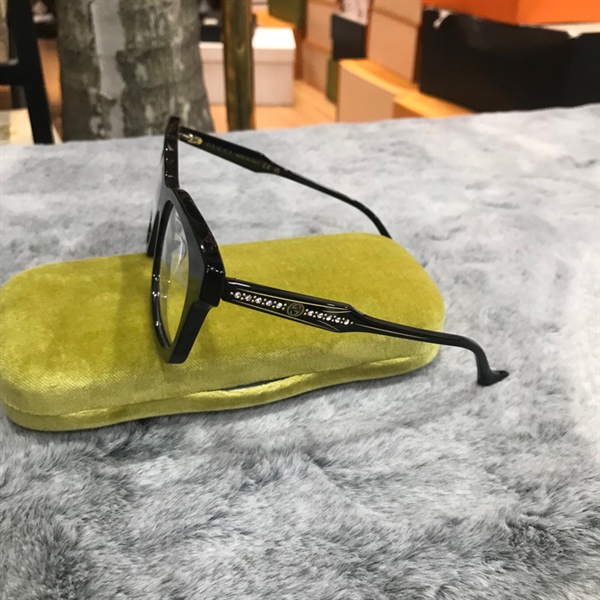 Kính trắng GG gọng đính đá KG+