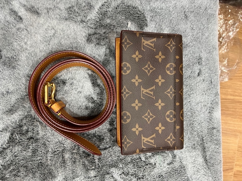 Túi LV beltbag s book+