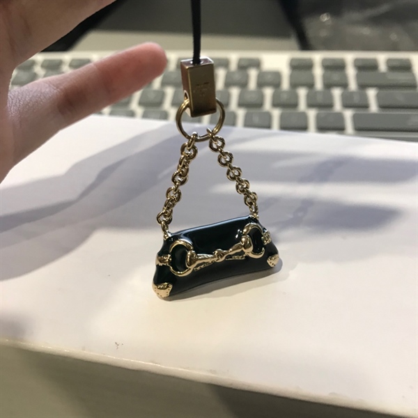 Charm túi xách KG+