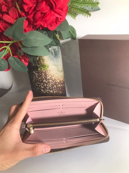 Ví LV lòng hồng nhạt +