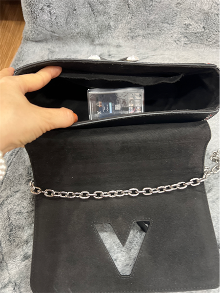 Túi LV đen vẽ hoạ tiết đỏ đen+
