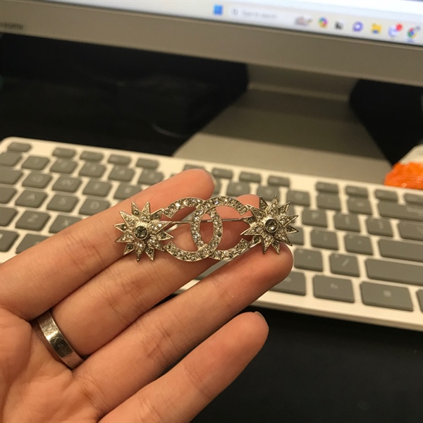 Cài áo CC bông tuyết KG+